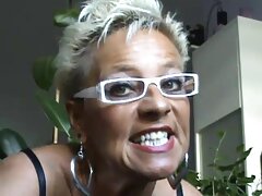 ສາວງາມດູດ cock ດີແລະມີຄວາມມ່ວນຫຼາຍກັບ cum