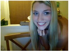 ຊາວຫນຸ່ມສະອາດ lady ຕົກລົງທີ່ຈະແຜ່ຂາຂອງນາງຢູ່ທາງຫນ້າຂອງເຈົ້າຂອງເຮືອນ